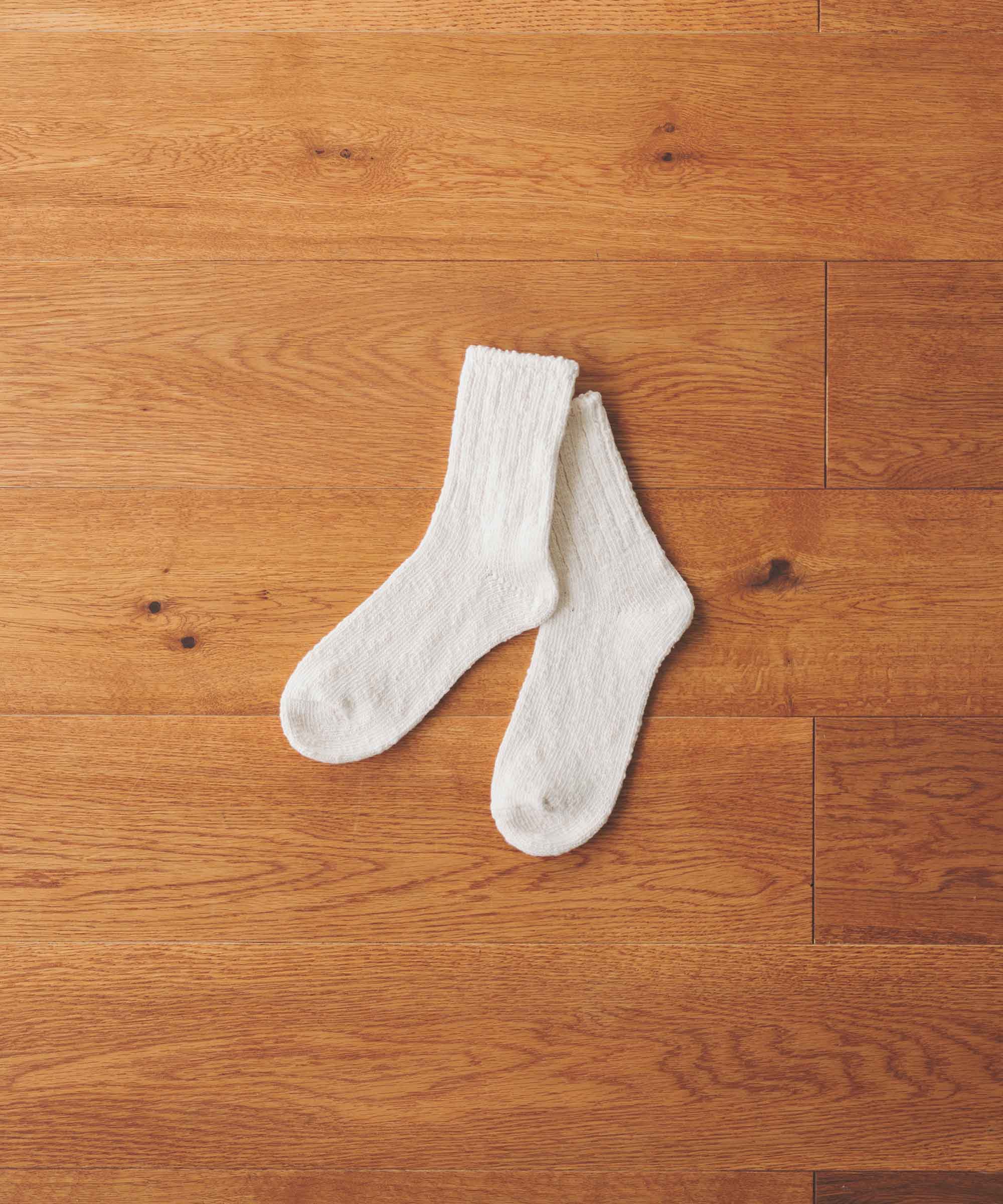 どんな服にも合わせやすい大人のシンプル靴下セット