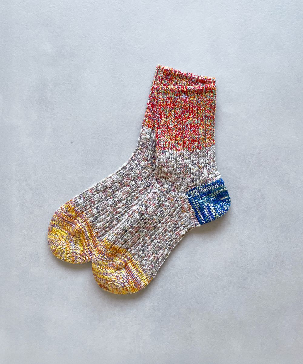 TM52W-213【 たくさんの色を使った切り替え麻の靴下 】