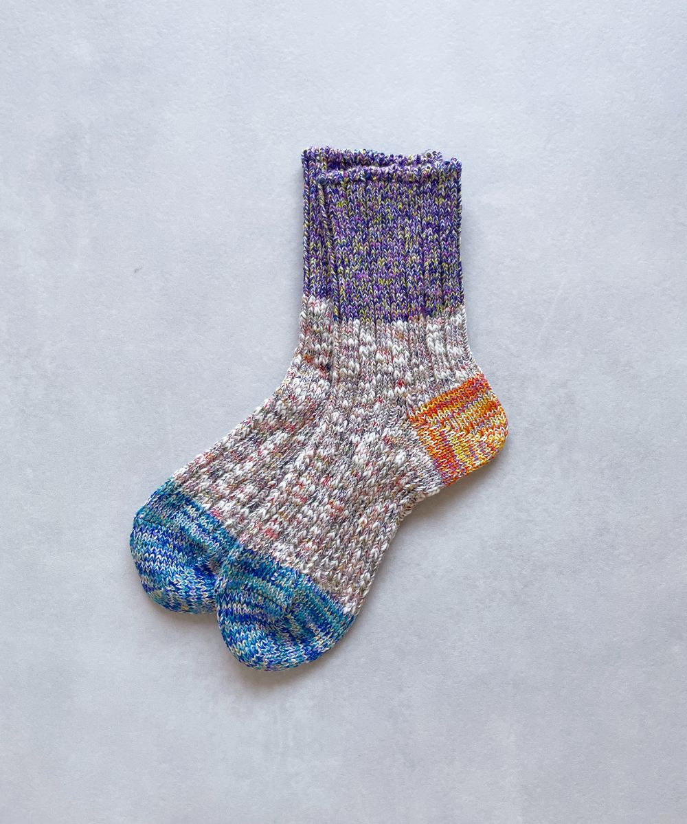 TM52W-213【 たくさんの色を使った切り替え麻の靴下 】