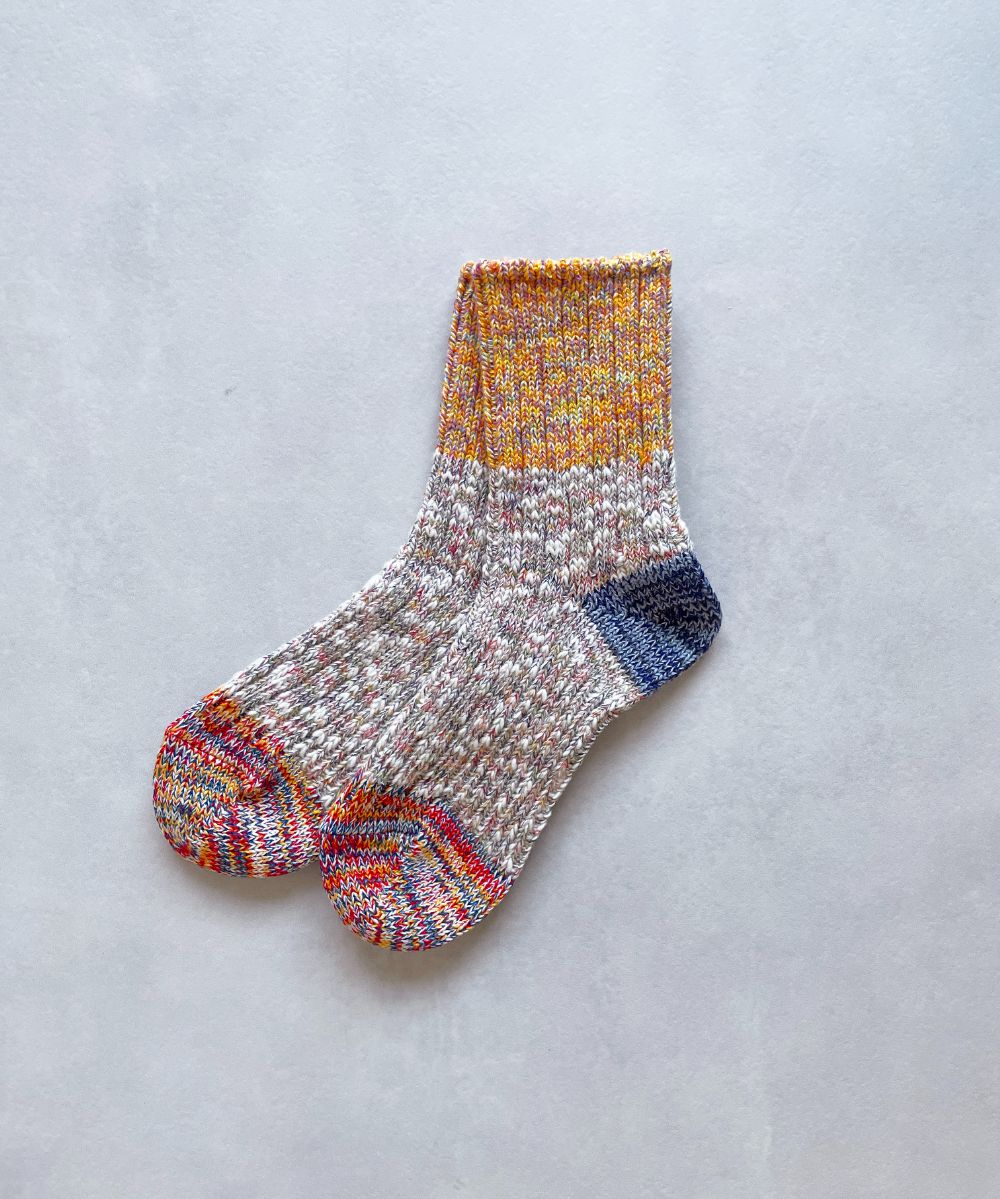 TM52W-213【 たくさんの色を使った切り替え麻の靴下 】