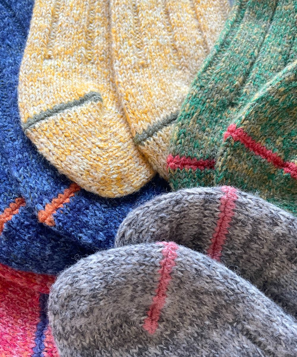 TM52W-215【 色あざやかなウールと麻の靴下 】