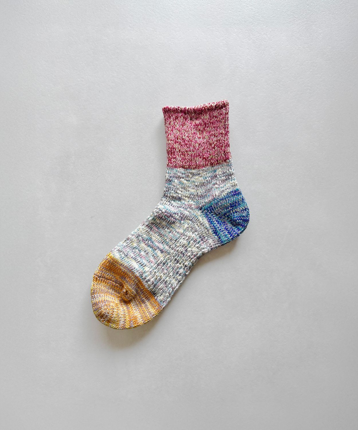 TM62S-226【何色もの糸を重ねた麻の靴下 】