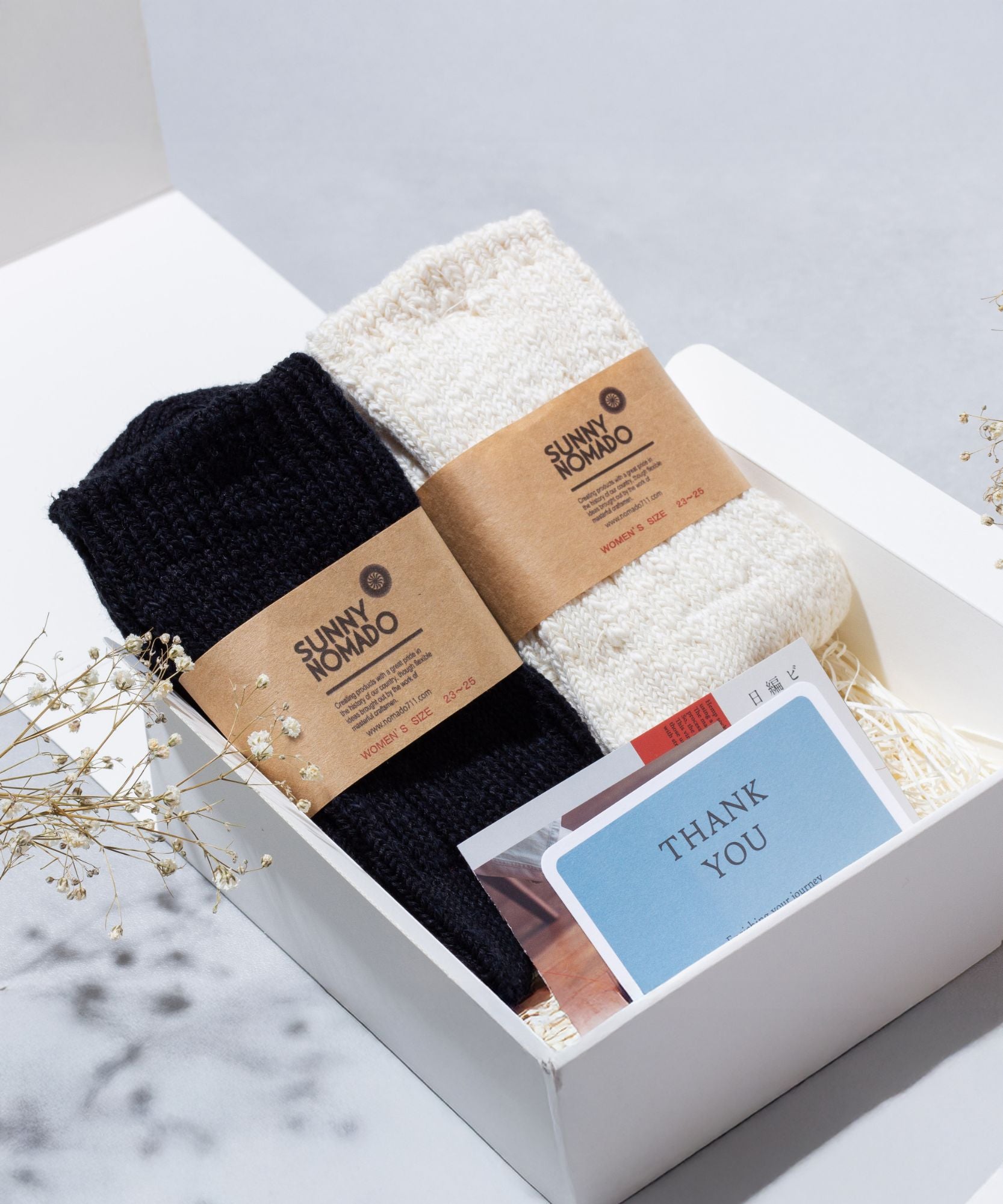 どんな服にも合わせやすい大人のシンプル靴下セット