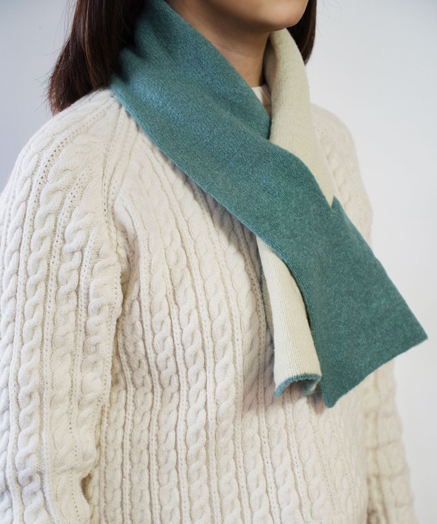 香川産マルチカラーのカプサイシンショートマフラー