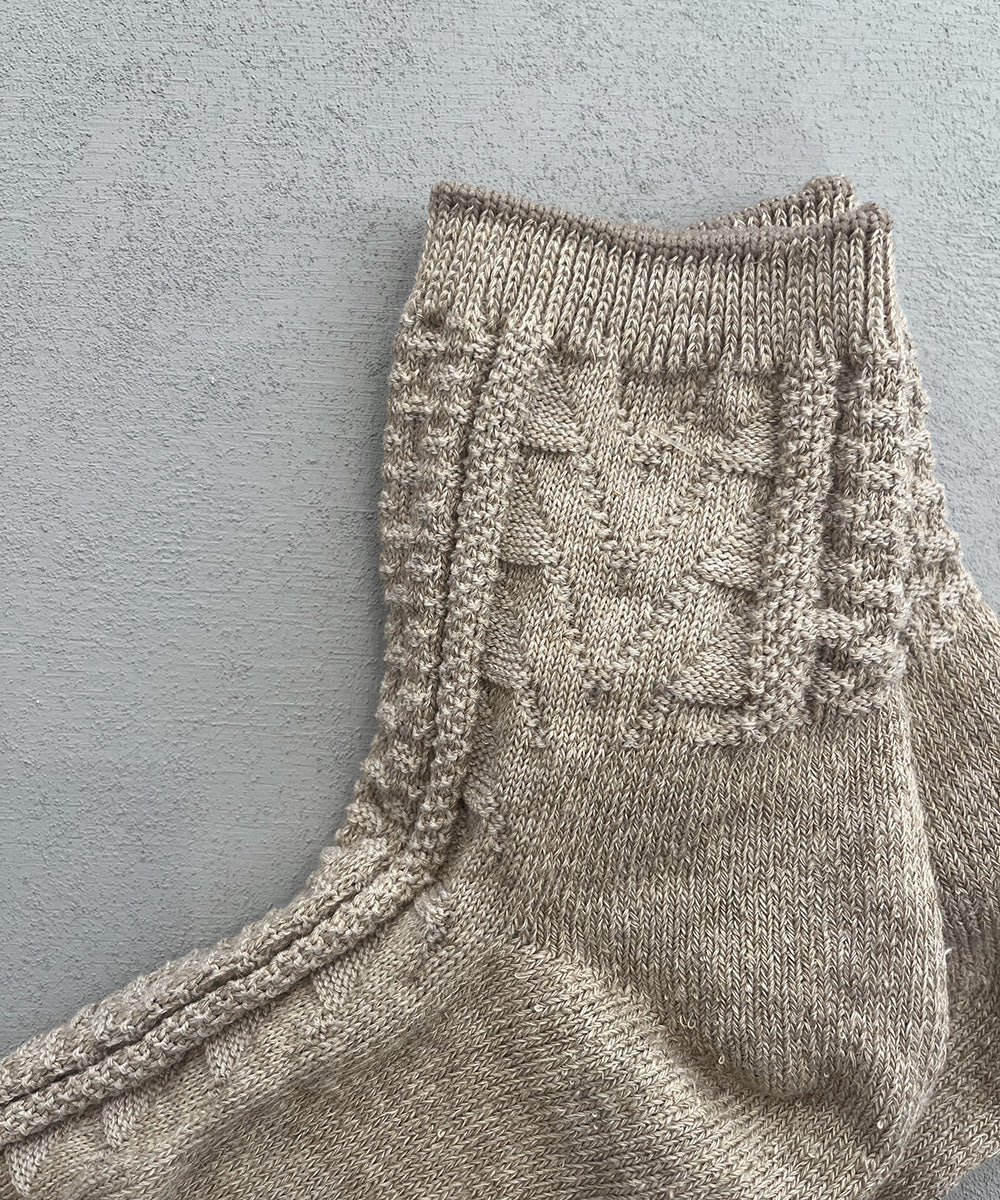 TM42W-202【 Back Side Pile Knit Cable Hemp Socks 】