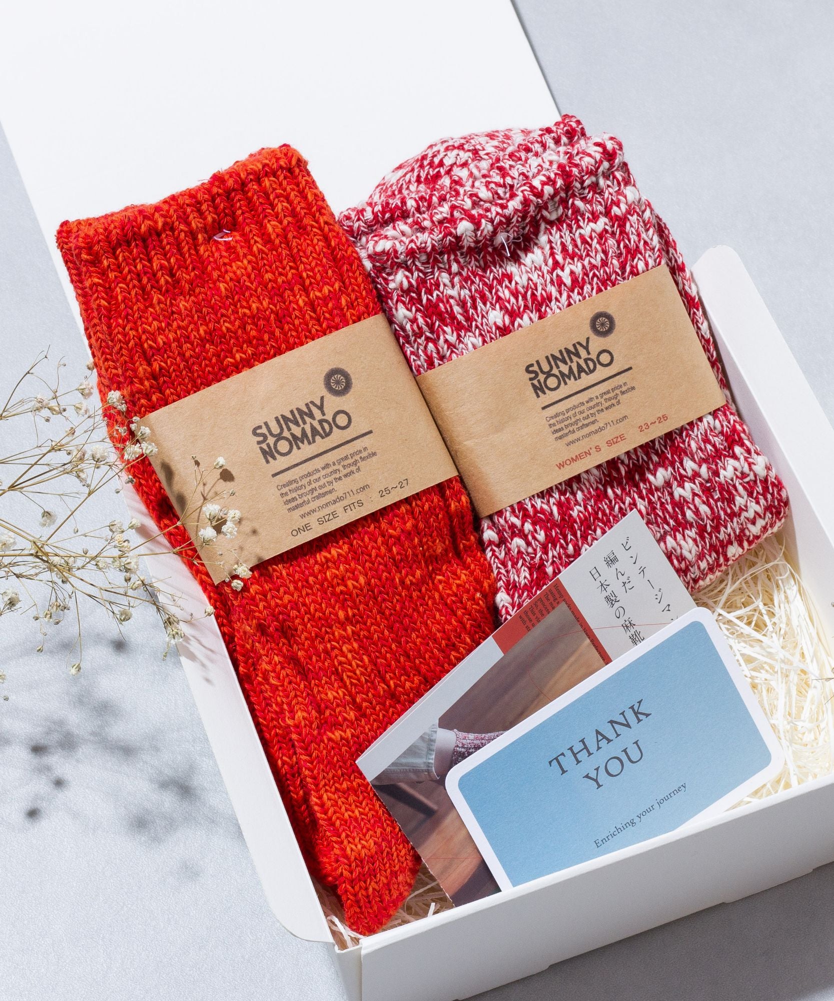 大切な人の幸せを願う縁起の良い赤靴下セット