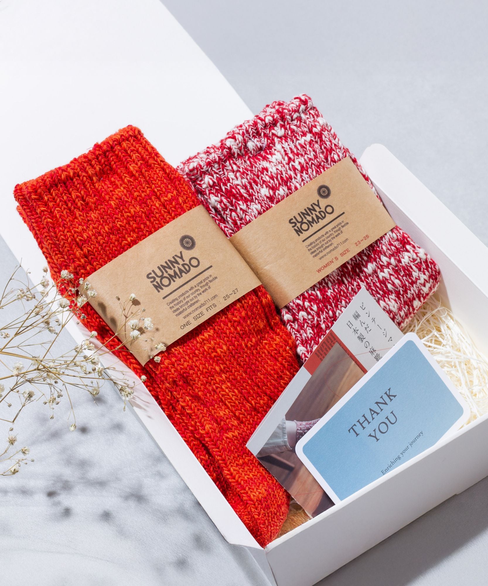 大切な人の幸せを願う縁起の良い赤靴下セット