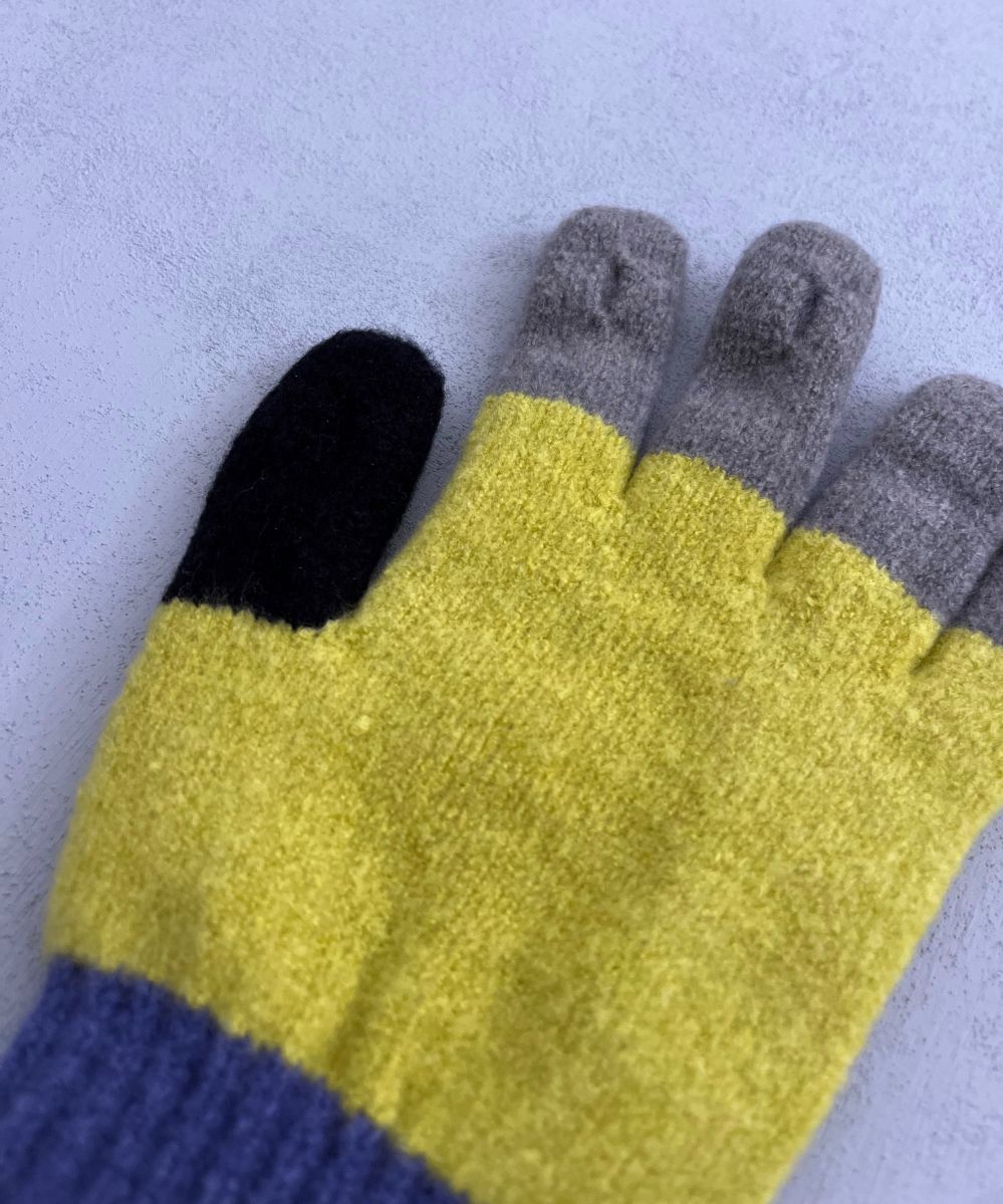 香川産マルチカラーのカプサイシン手袋