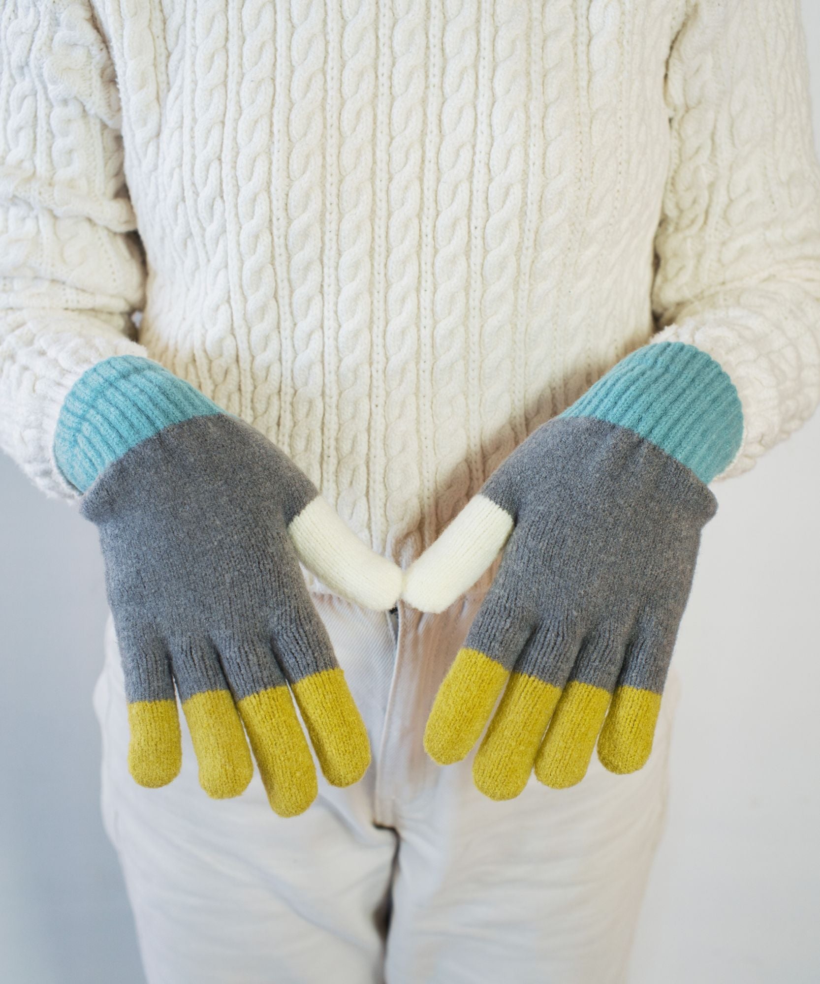 香川産マルチカラーのカプサイシン手袋